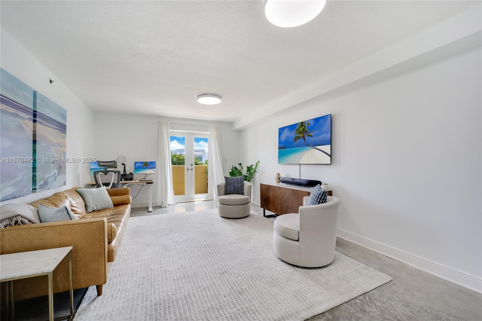 227 Michigan Ave #406
