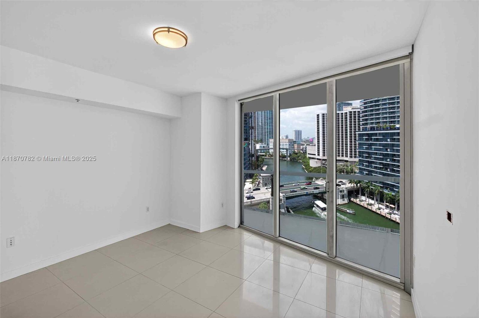 image Icon Brickell18
