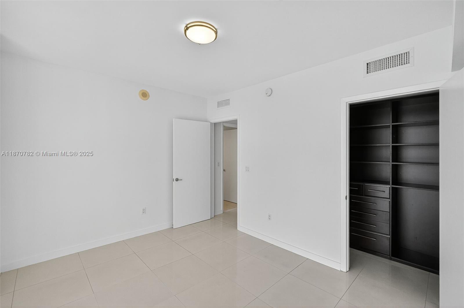 image Icon Brickell25