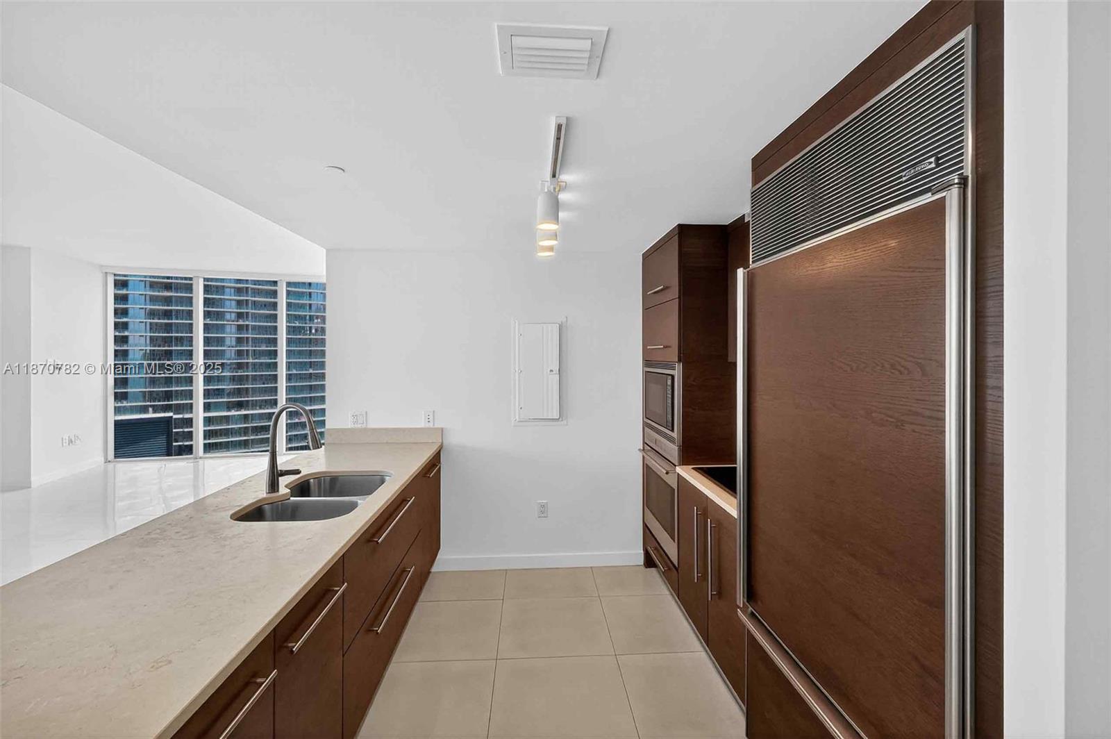 image Icon Brickell7