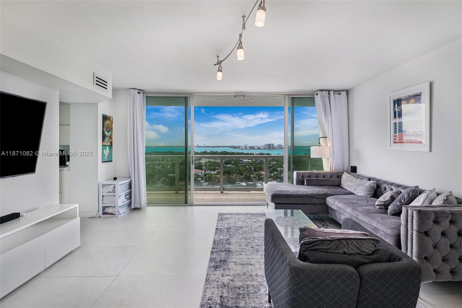 5900 Collins Ave #1905