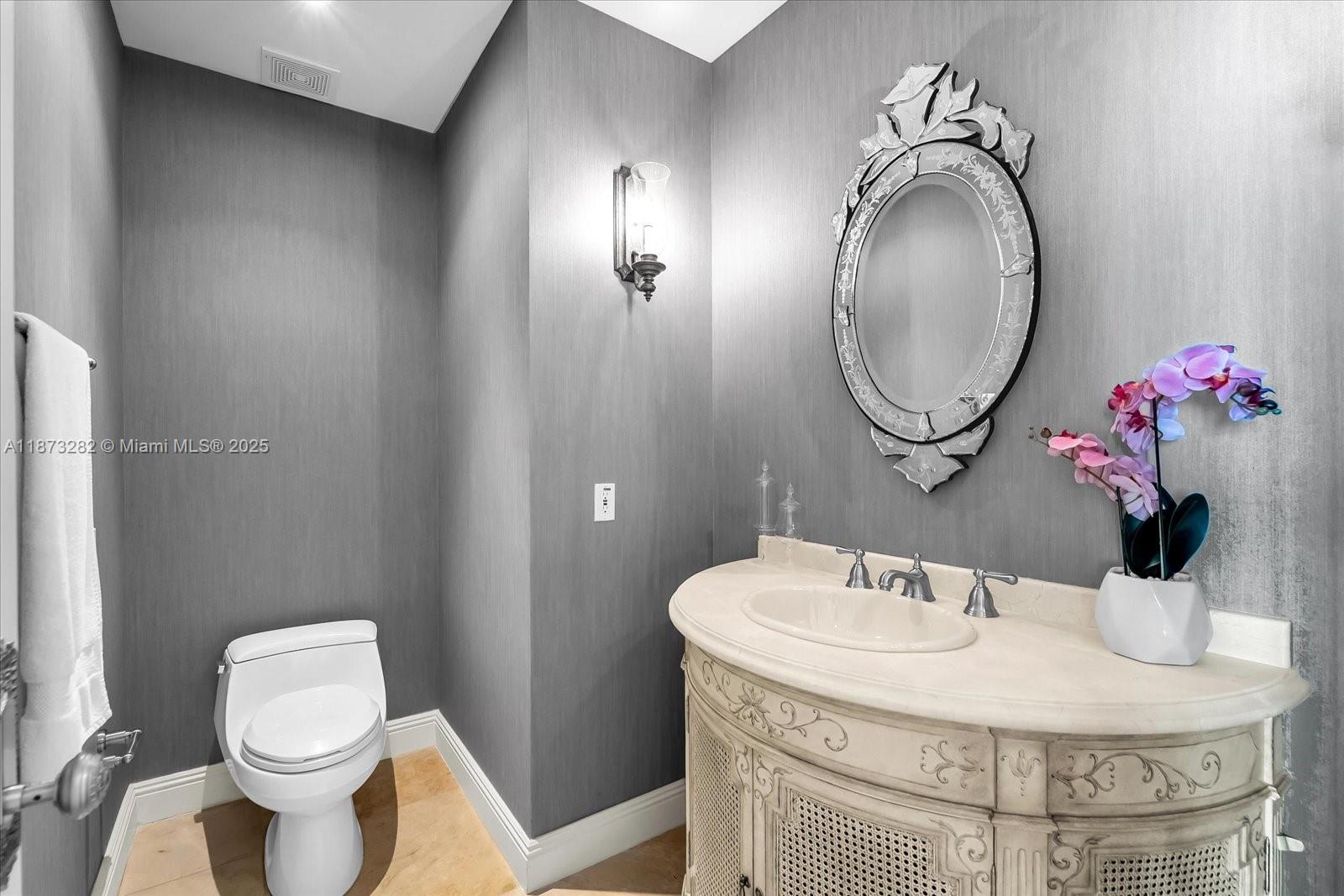 20155 NE 38th Ct #2002 Aventura, FL 33180 20155 NE 38th Ct #2002 Aventura, FL 33180