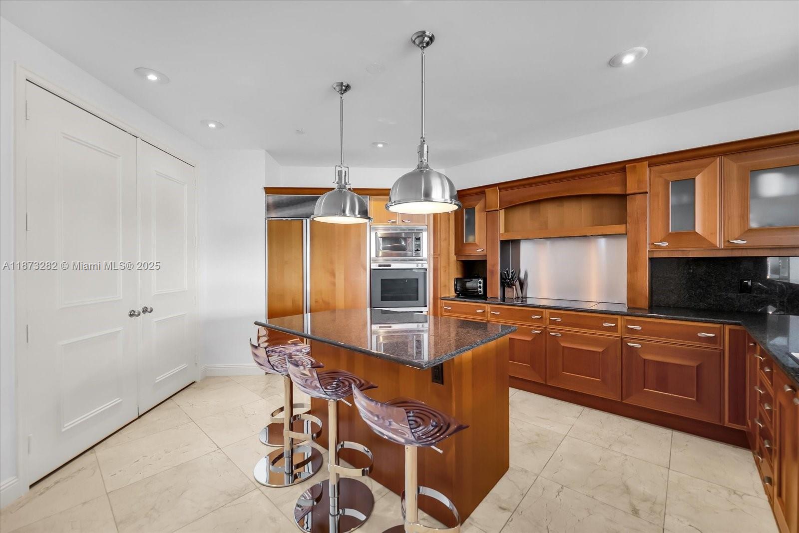 20155 NE 38th Ct #2002 Aventura, FL 33180 20155 NE 38th Ct #2002 Aventura, FL 33180