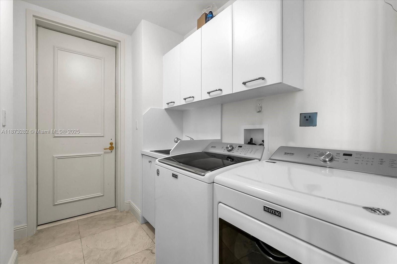 20155 NE 38th Ct #2002 Aventura, FL 33180 20155 NE 38th Ct #2002 Aventura, FL 33180