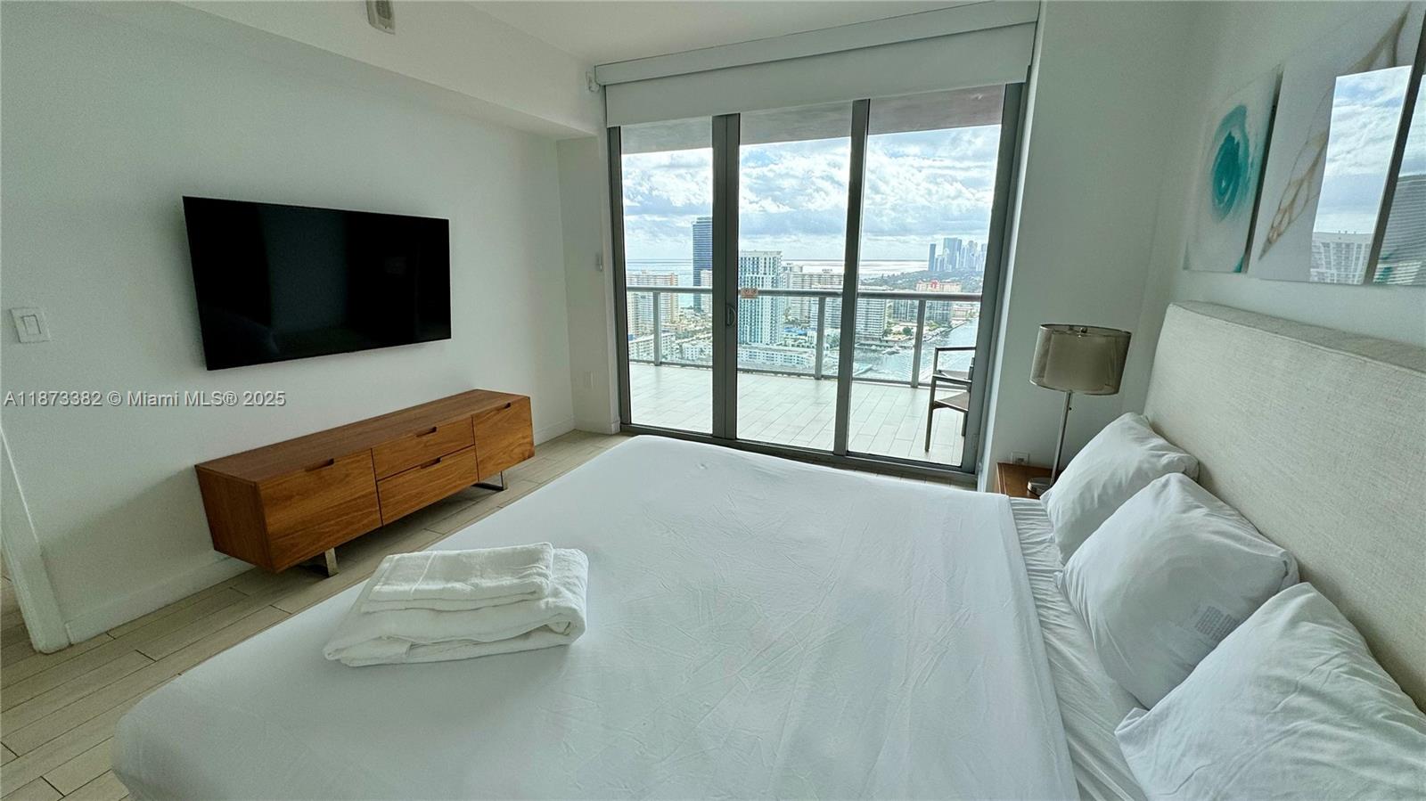 image Beachwalk Condominium9