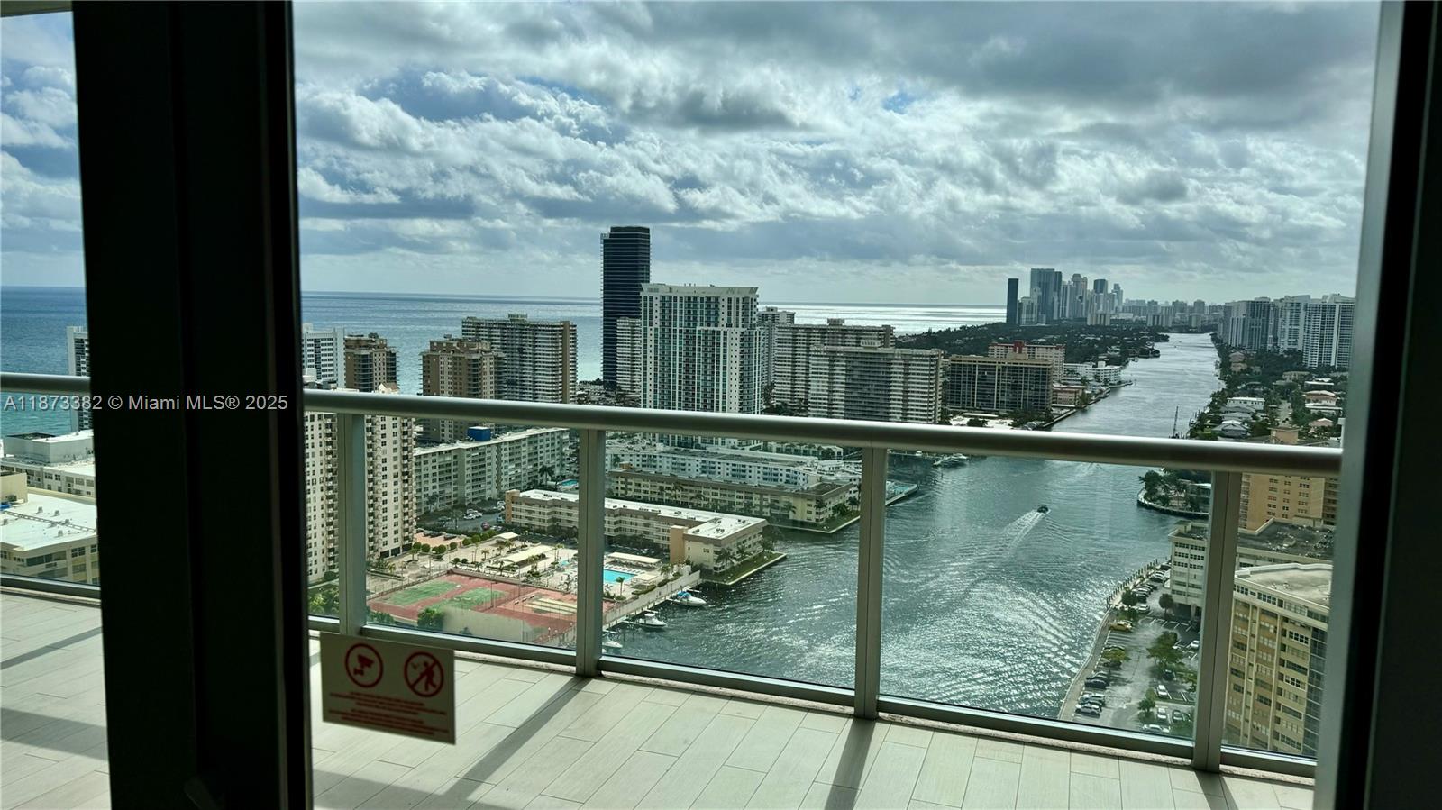image Beachwalk Condominium12