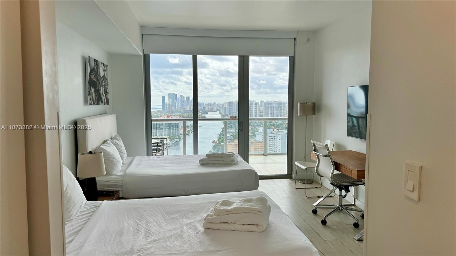 image Beachwalk Condominium17