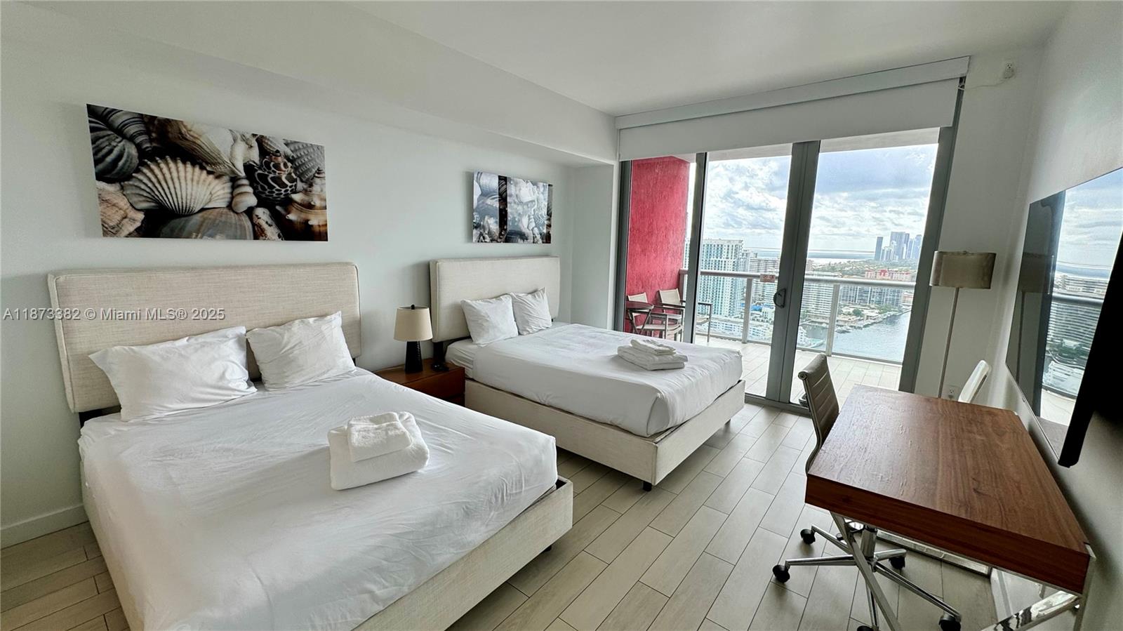image Beachwalk Condominium18