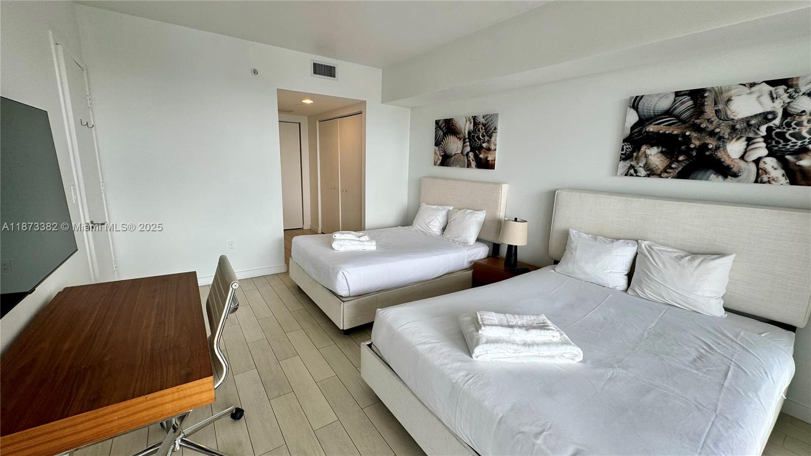 image Beachwalk Condominium19