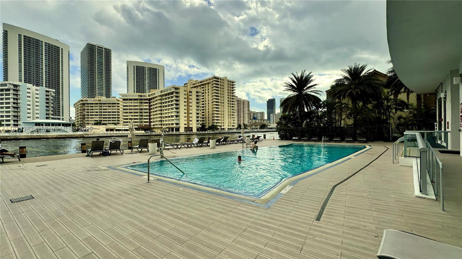 image Beachwalk Condominium23