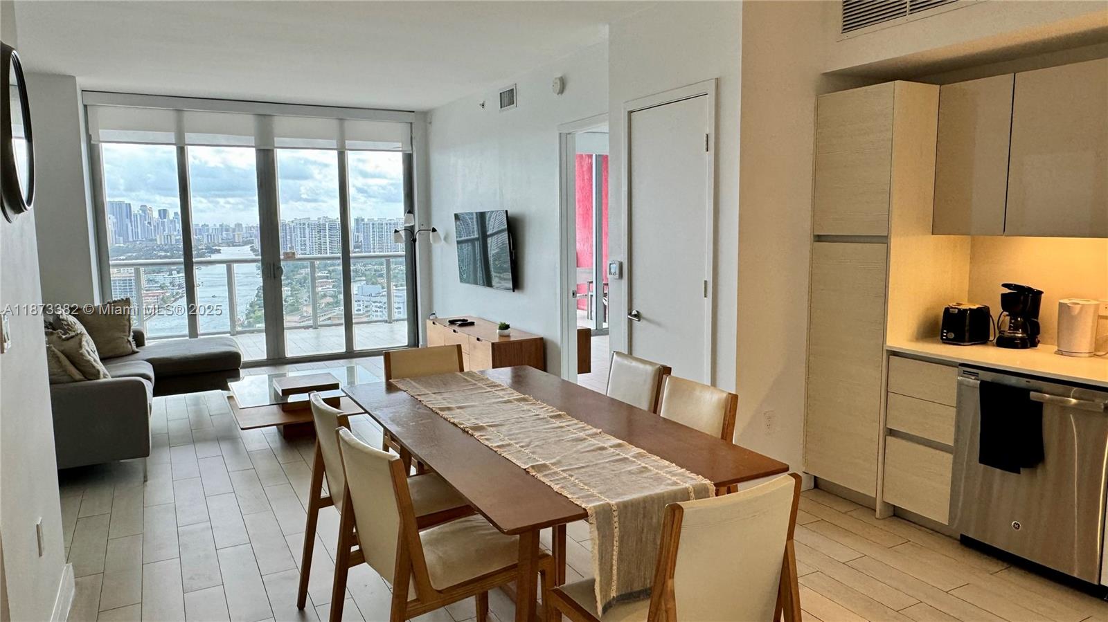 image Beachwalk Condominium2