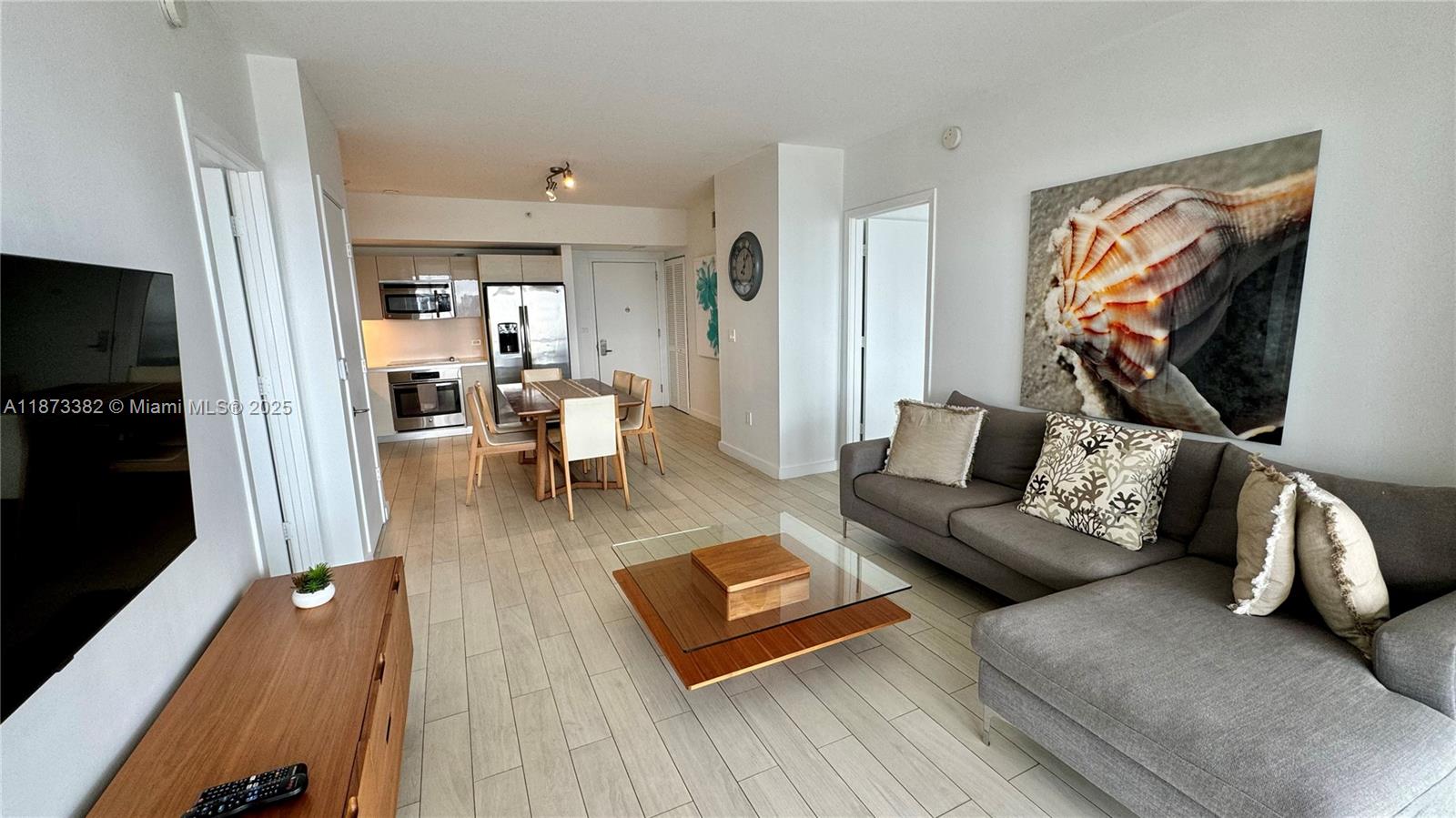 image Beachwalk Condominium3