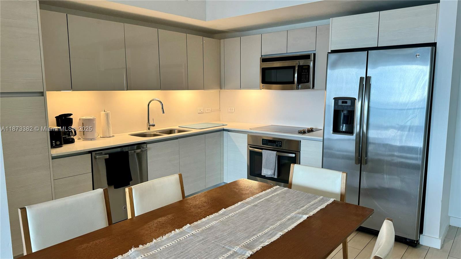 image Beachwalk Condominium4