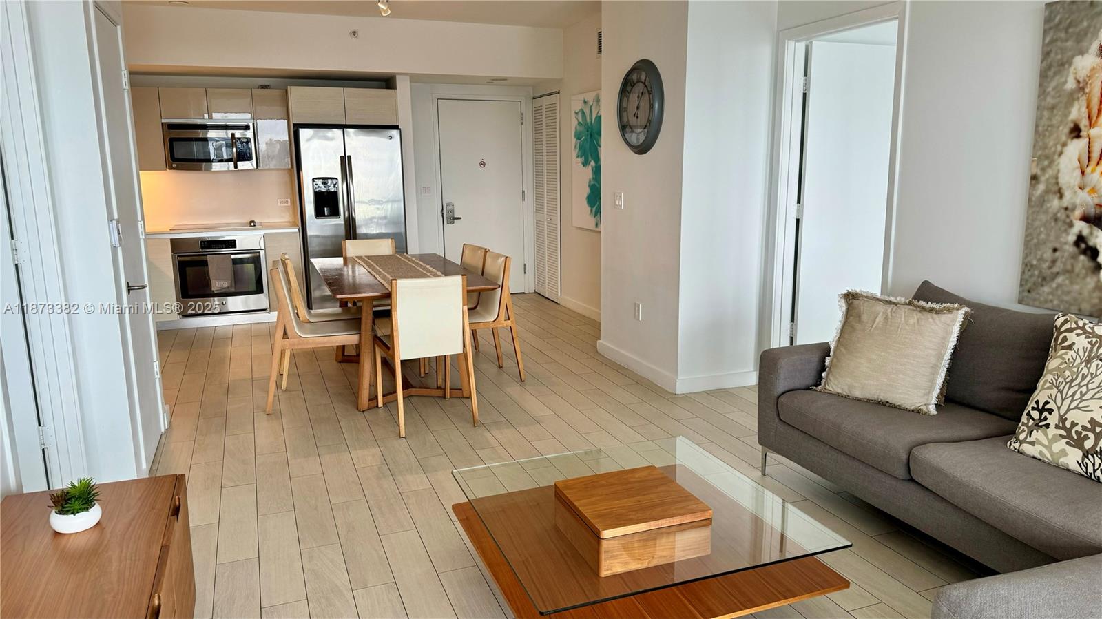 image Beachwalk Condominium6