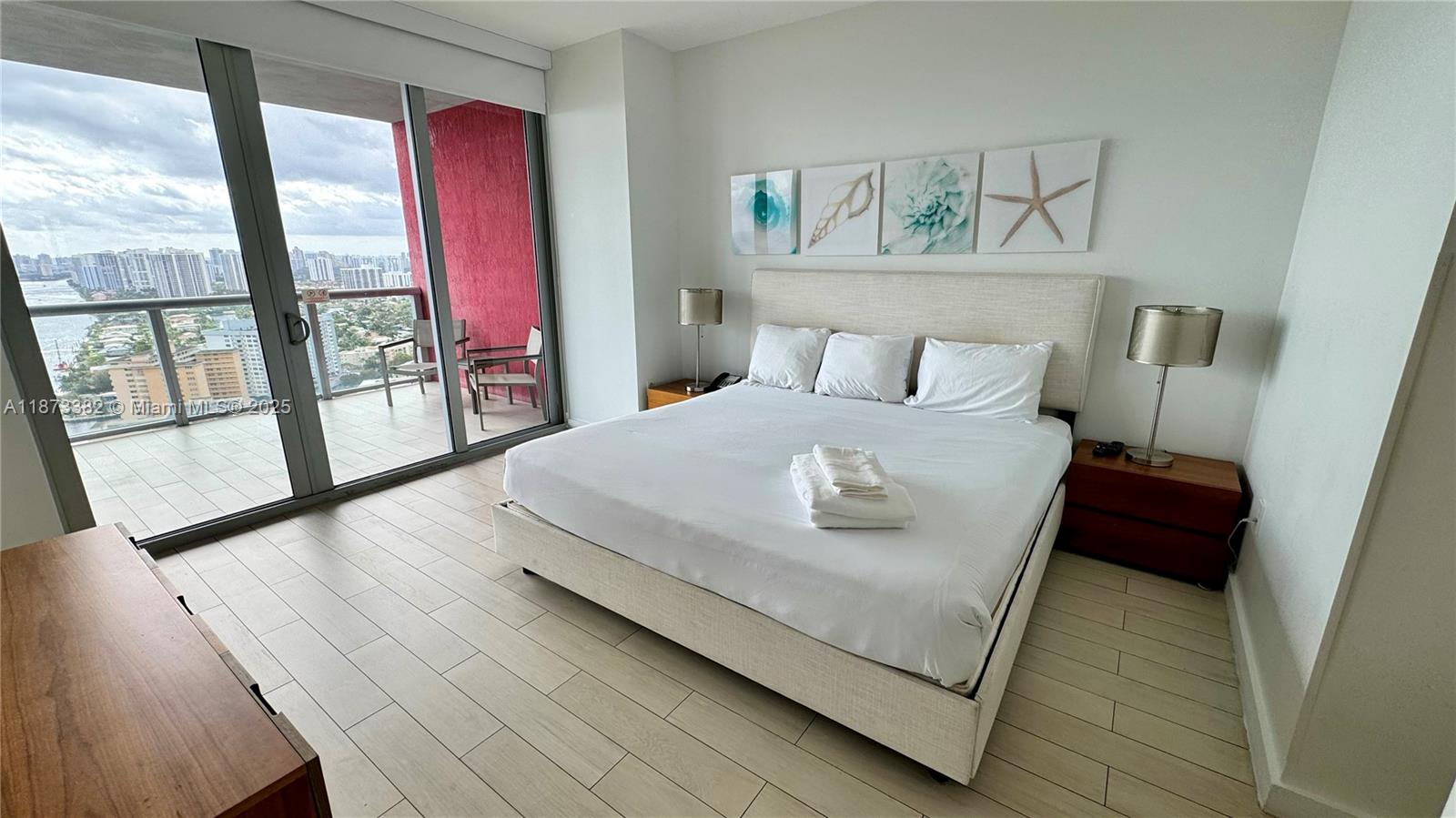 image Beachwalk Condominium8