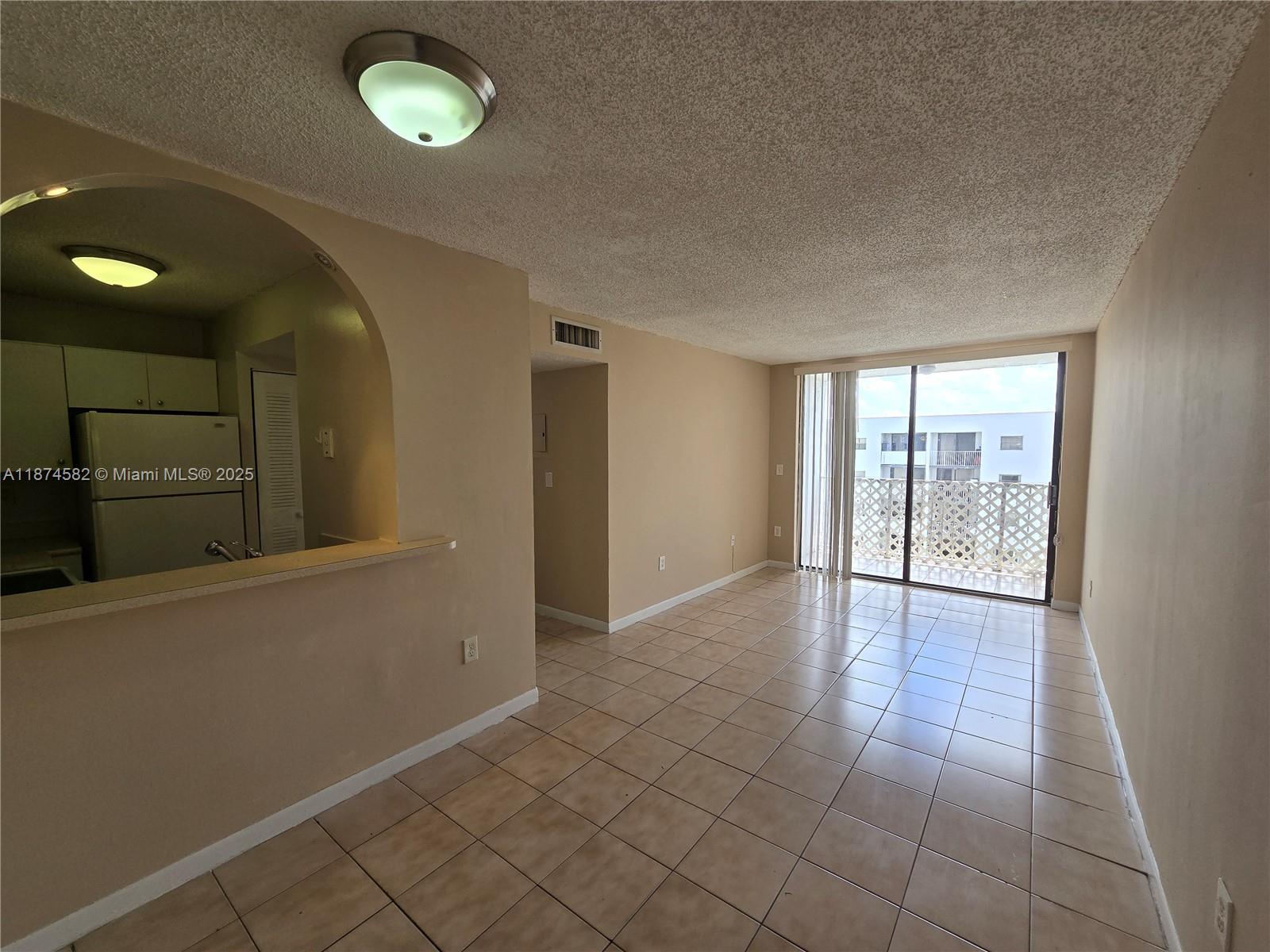 8185 NW 7th St #506