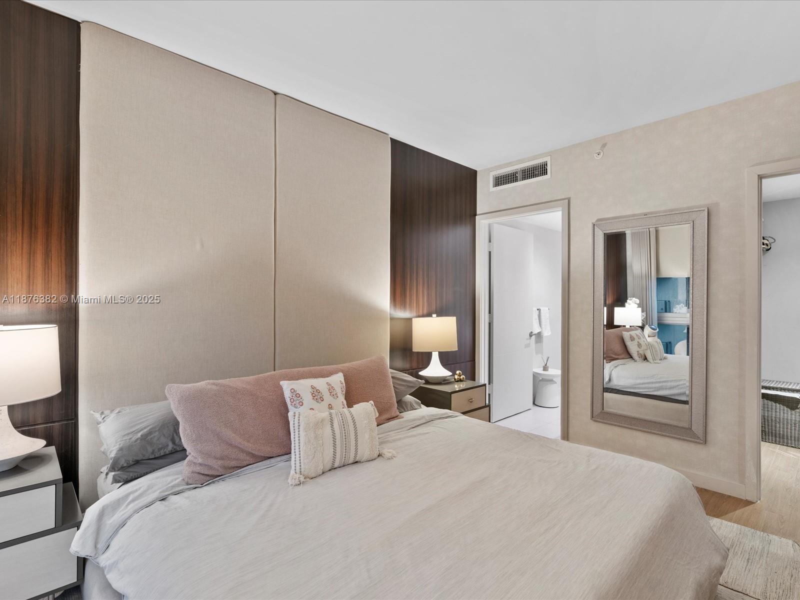 image Brickell Ten Condo12