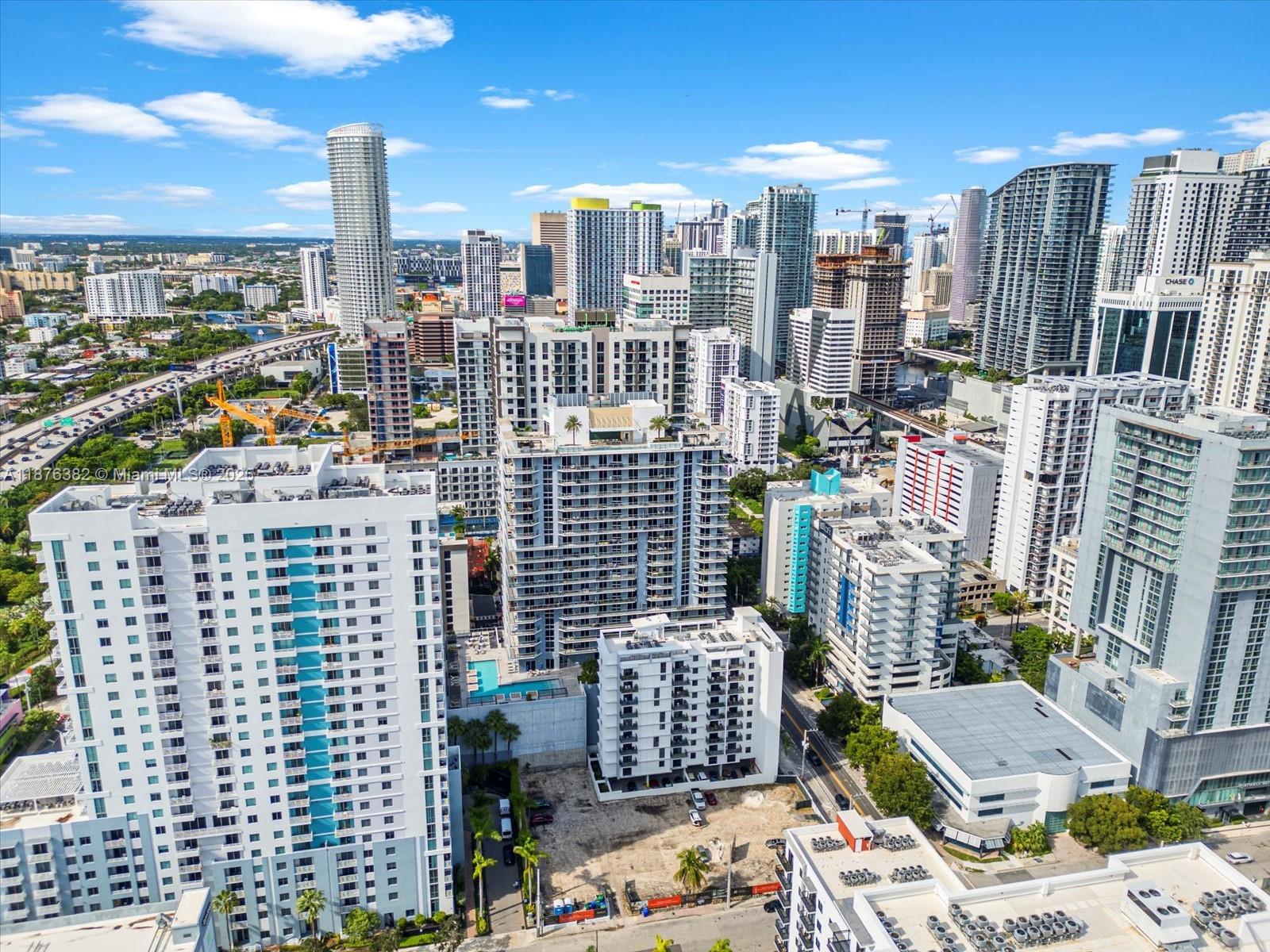 image Brickell Ten Condo36