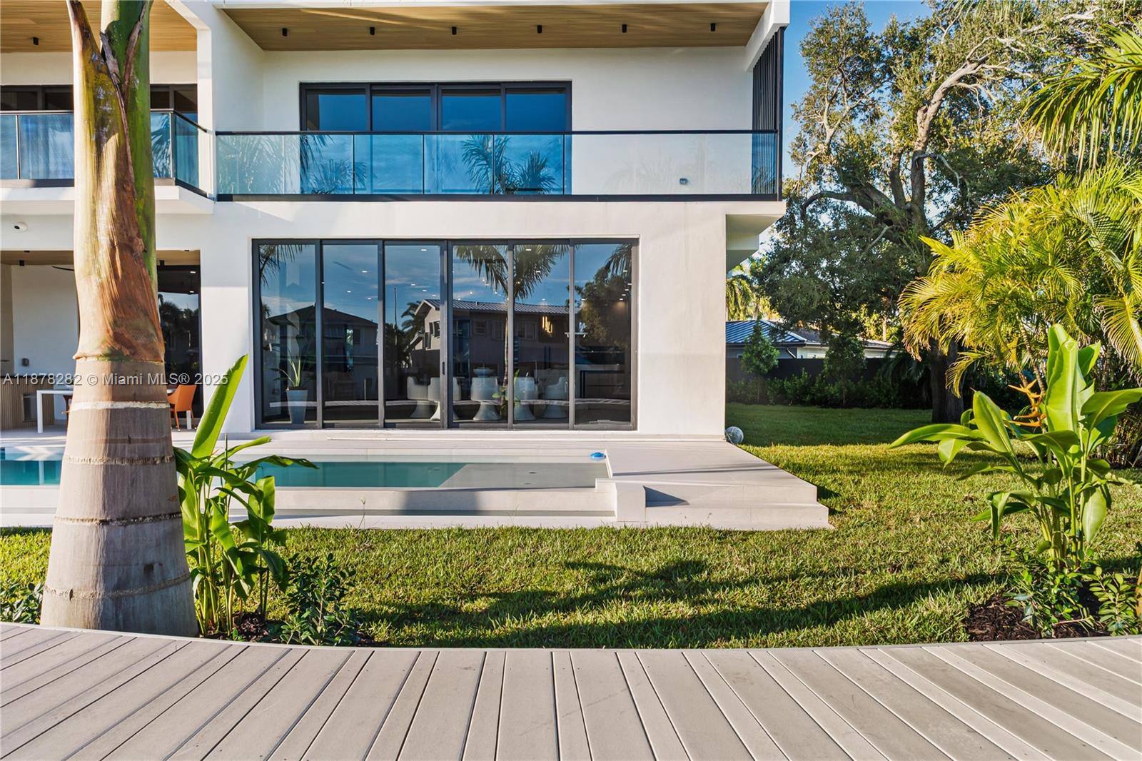 2033 NE 22nd St Wilton Manors, FL 33305 2033 NE 22nd St Wilton Manors, FL 33305