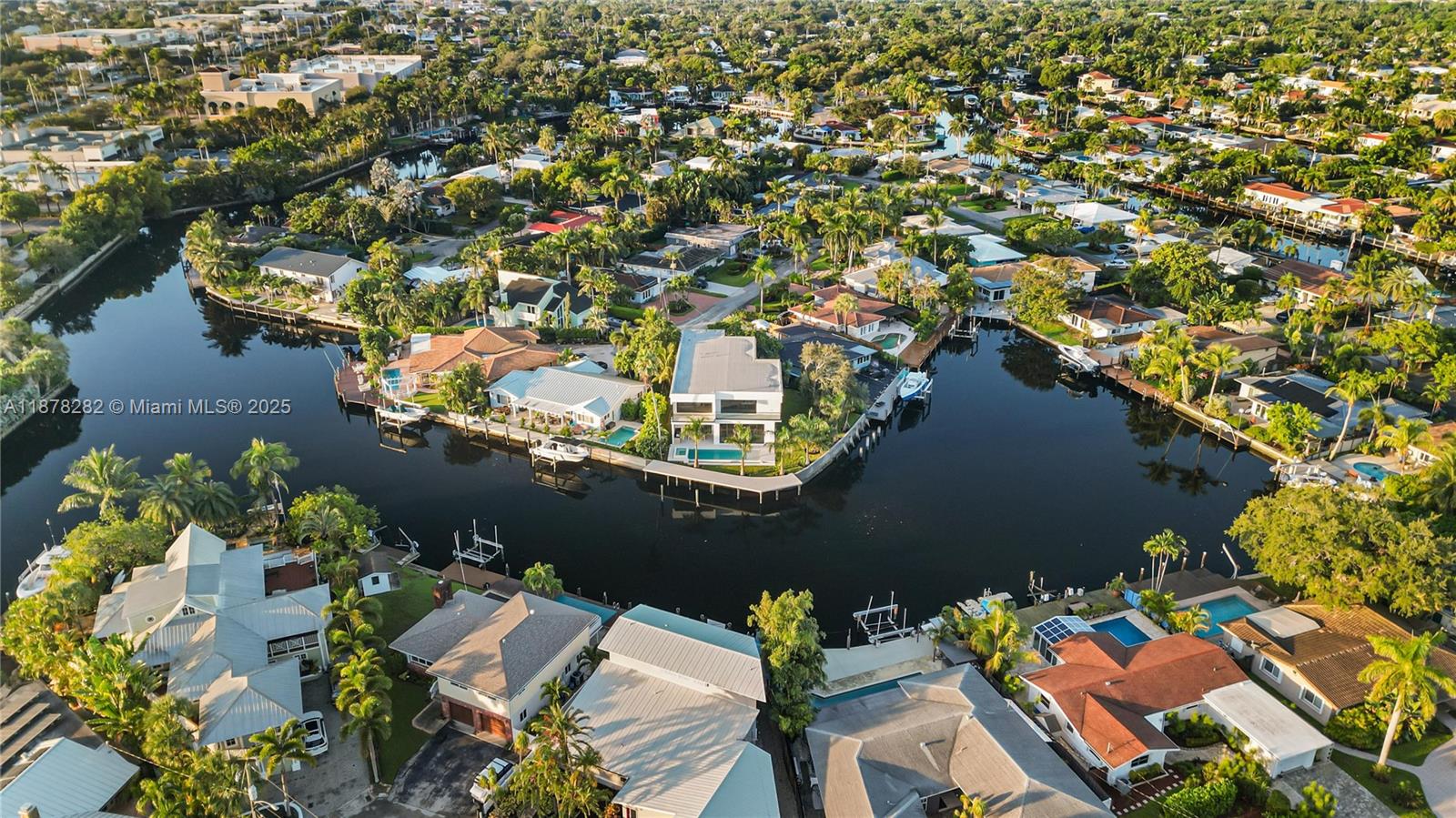 2033 NE 22nd St Wilton Manors, FL 33305 2033 NE 22nd St Wilton Manors, FL 33305