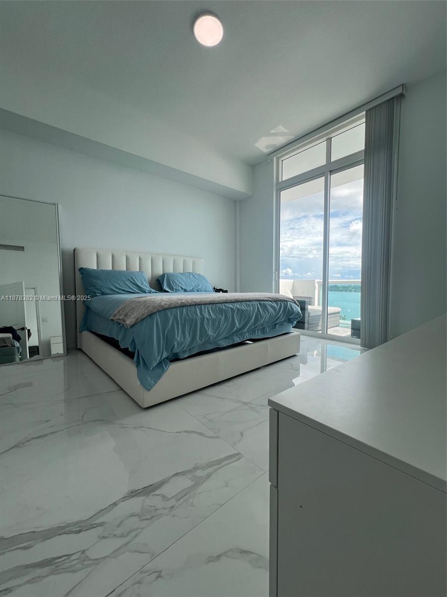 image 360 Condo B12