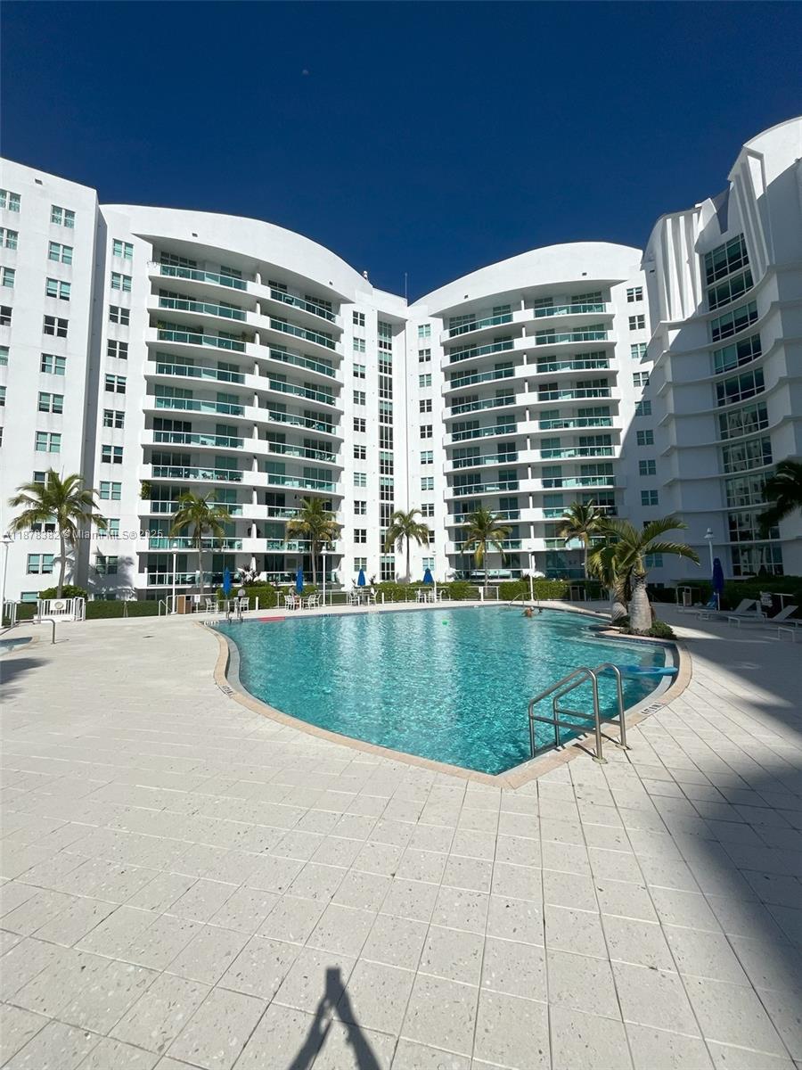 image 360 Condo B27