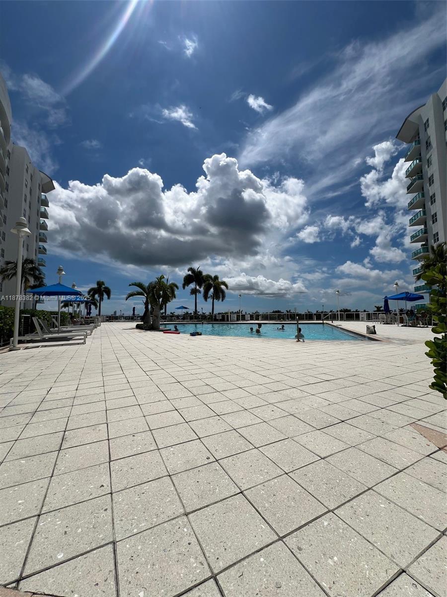 image 360 Condo B28