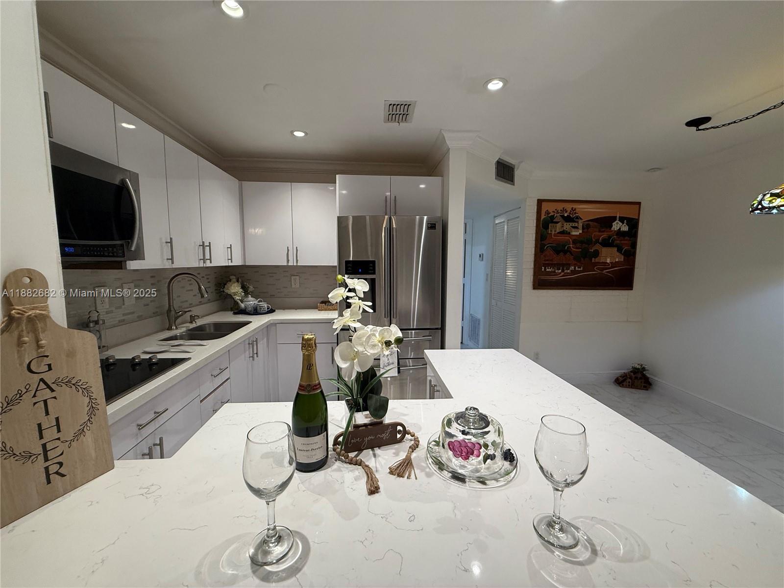 8851 Sunrise Lks Blvd #203