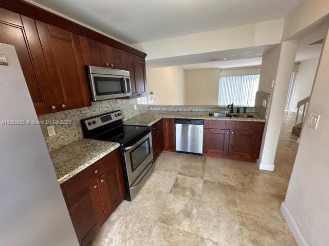 878 Crystal Lk Dr #878