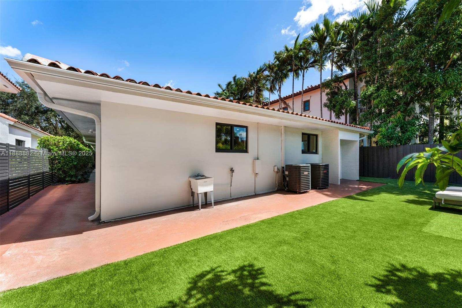 420 SW 19th Rd Miami, FL 33129