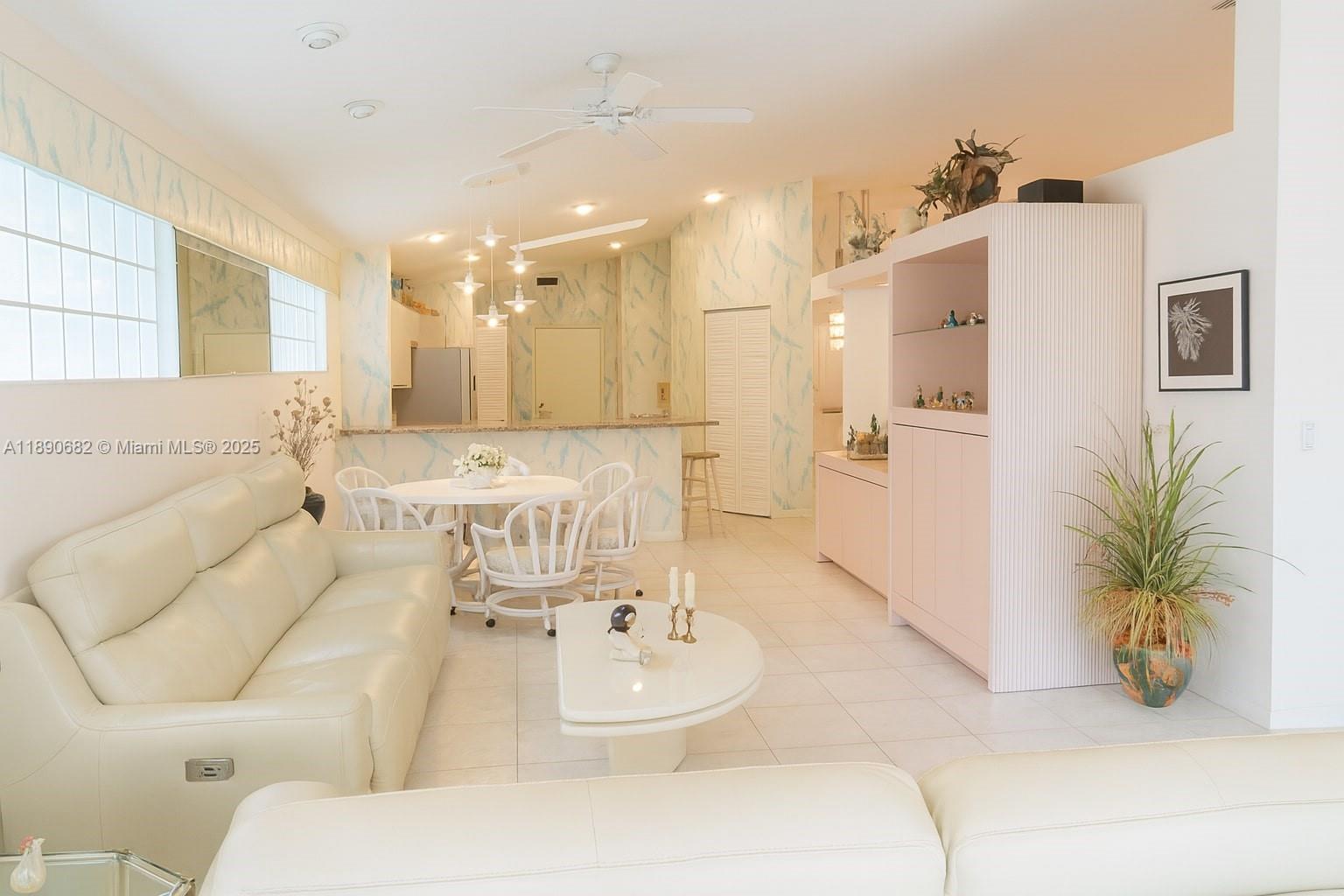 9755 Harbour Lk Cir Boynton Beach, FL 33437