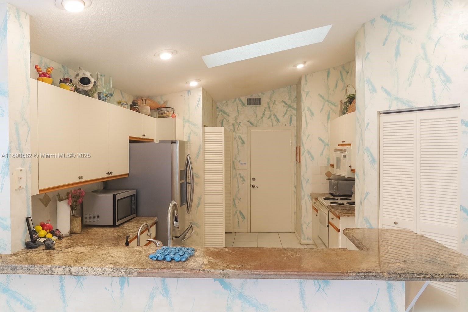 9755 Harbour Lk Cir Boynton Beach, FL 33437