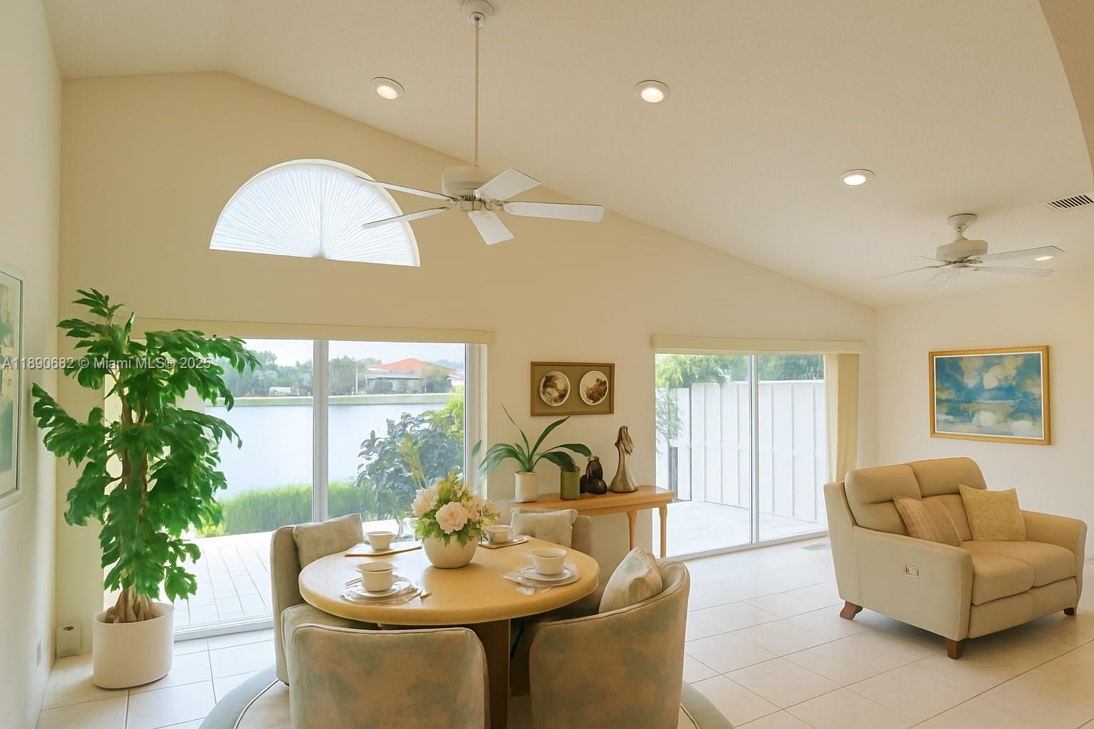 9755 Harbour Lk Cir Boynton Beach, FL 33437