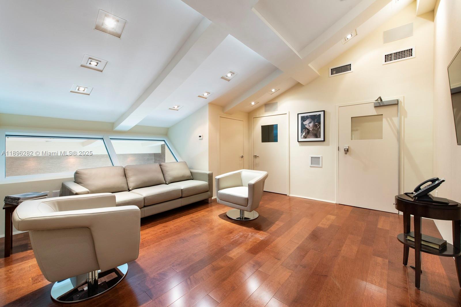 900 Brickell Key Blvd #PH3403 Miami, FL 33131 900 Brickell Key Blvd #PH3403 Miami, FL 33131