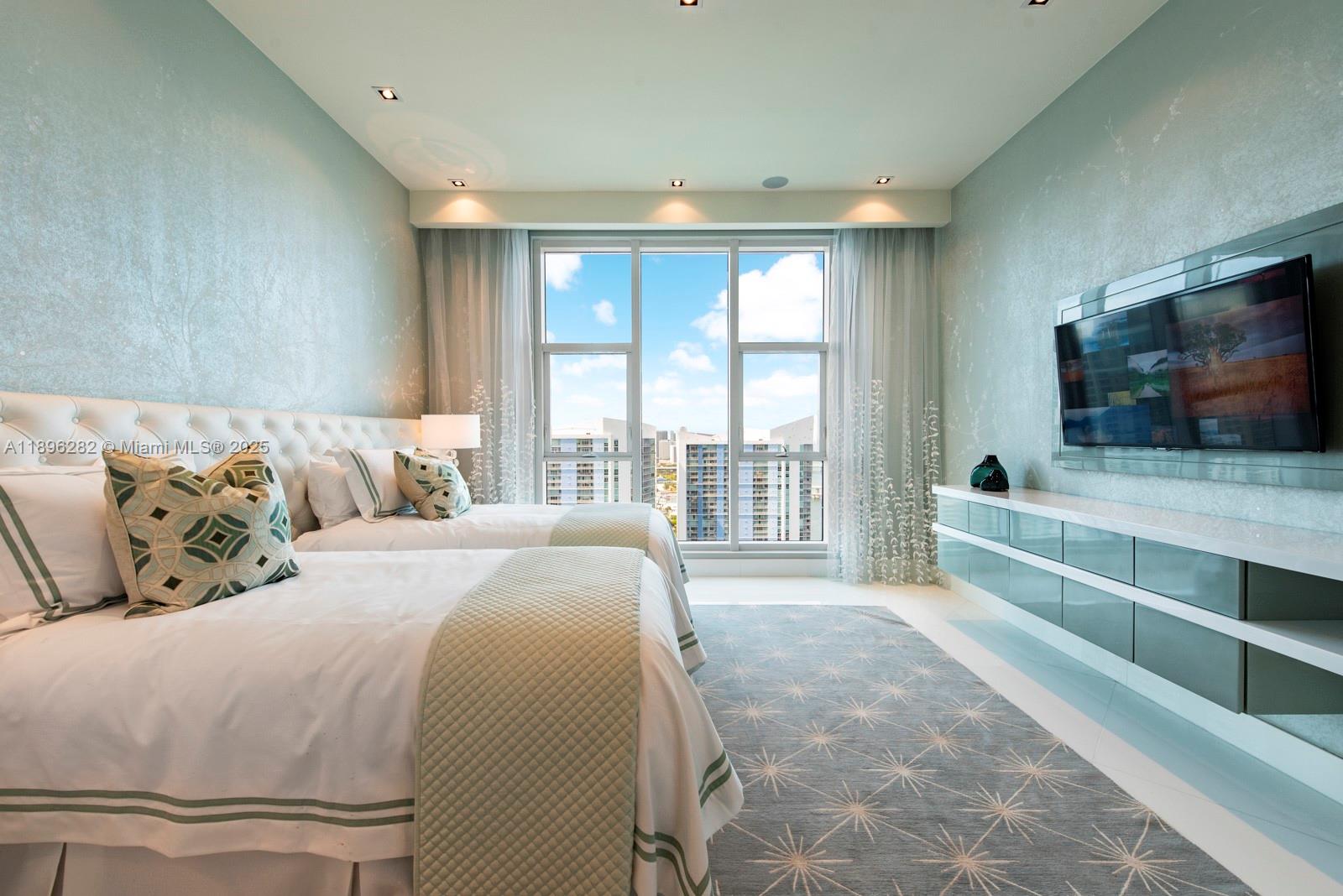 900 Brickell Key Blvd #PH3403 Miami, FL 33131 900 Brickell Key Blvd #PH3403 Miami, FL 33131