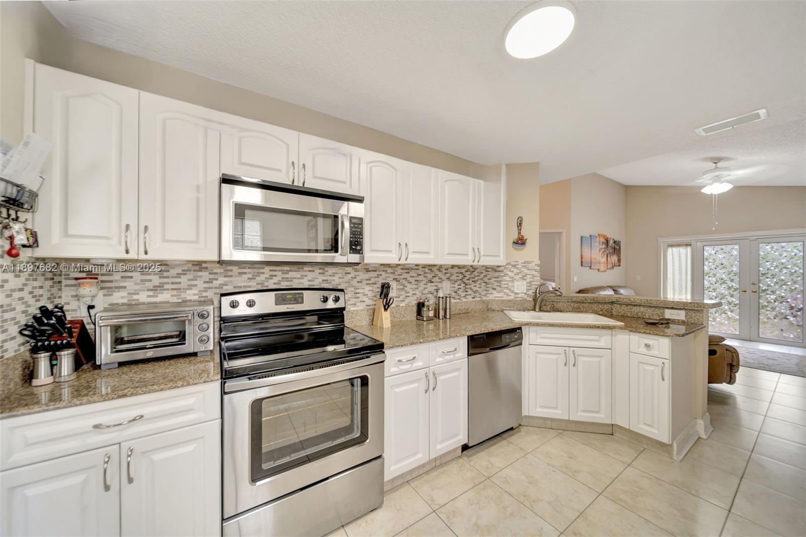 1653 SW 158th Ter Pembroke Pines, FL 33027