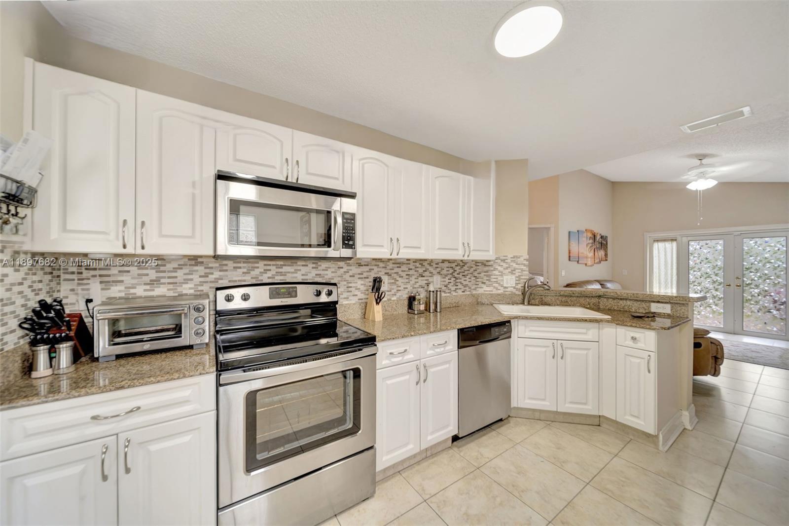 1653 SW 158th Ter Pembroke Pines, FL 33027