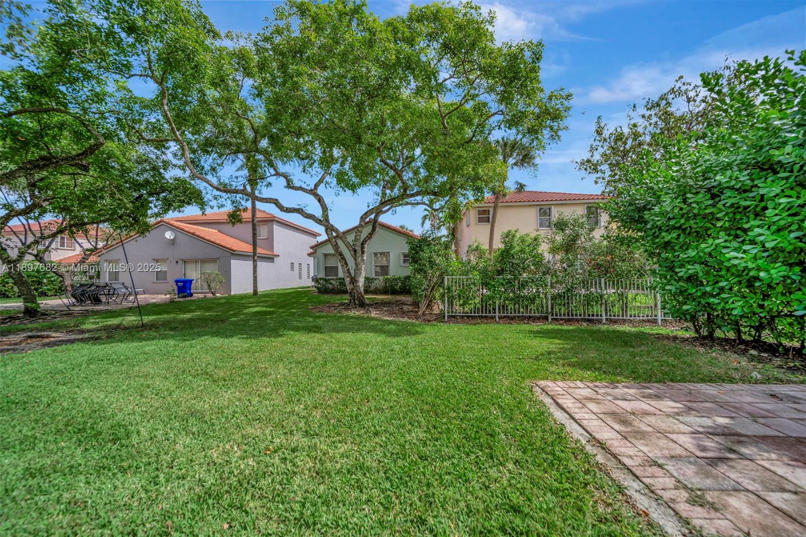 1653 SW 158th Ter Pembroke Pines, FL 33027