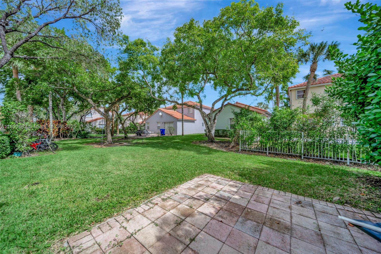 1653 SW 158th Ter Pembroke Pines, FL 33027