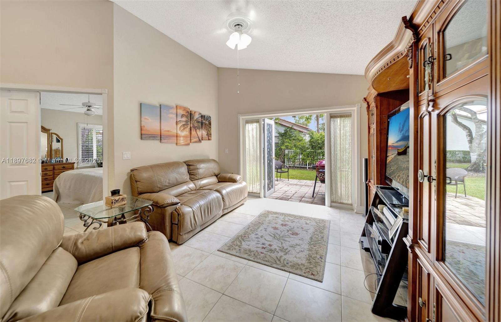 1653 SW 158th Ter Pembroke Pines, FL 33027