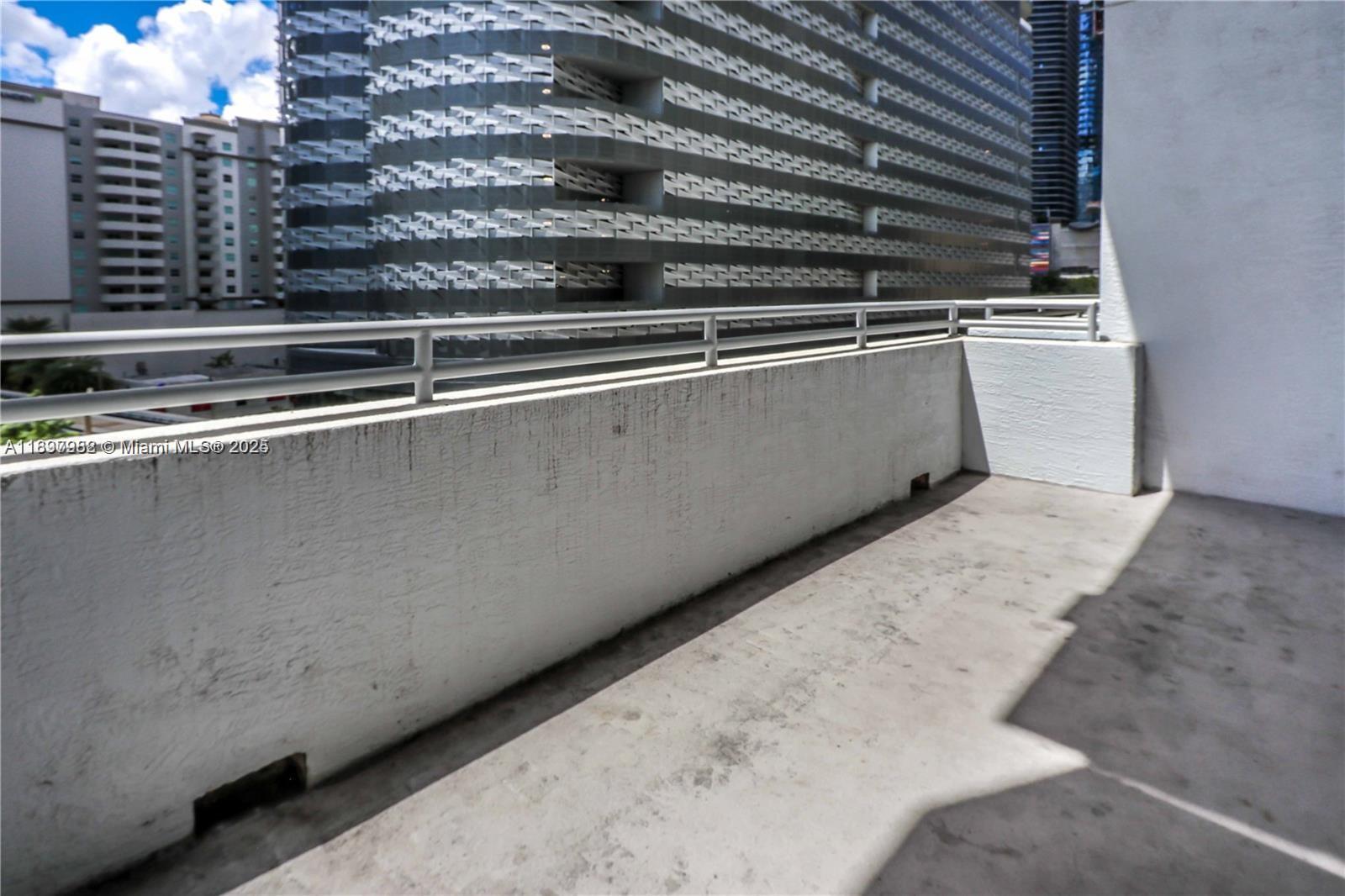 image 1060 Brickell25