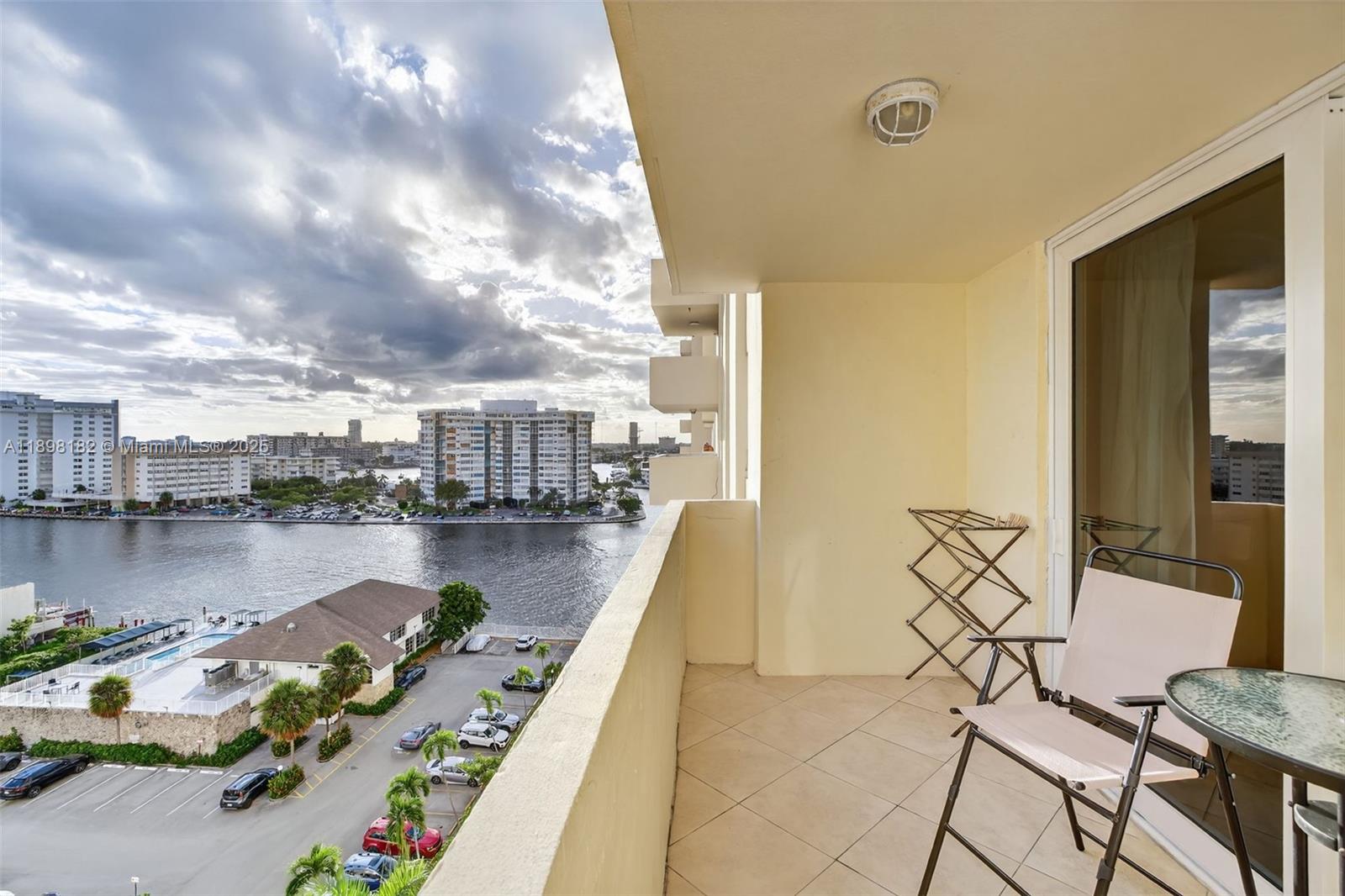 1833 S Ocean Dr #1004