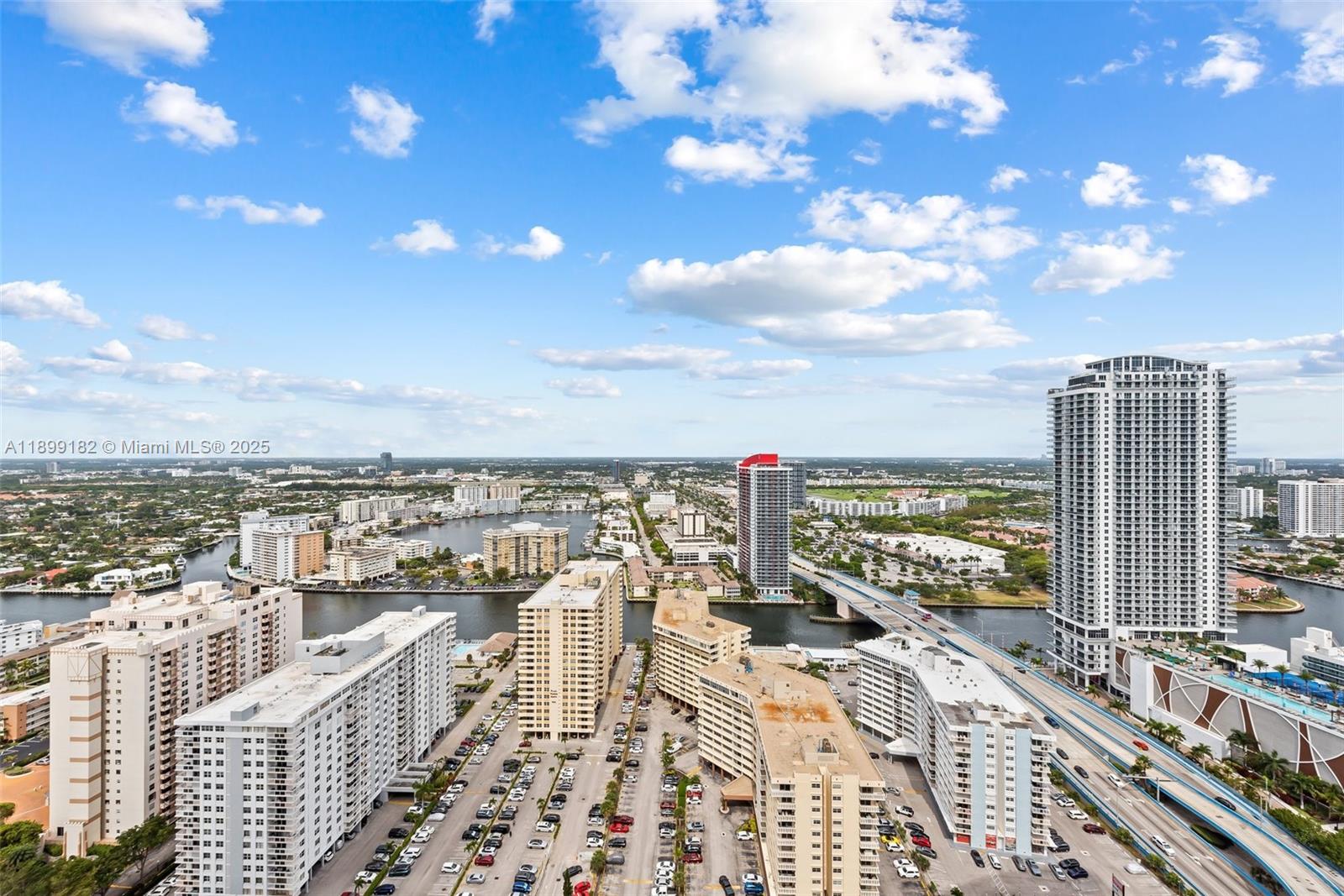 image Beach Club 210