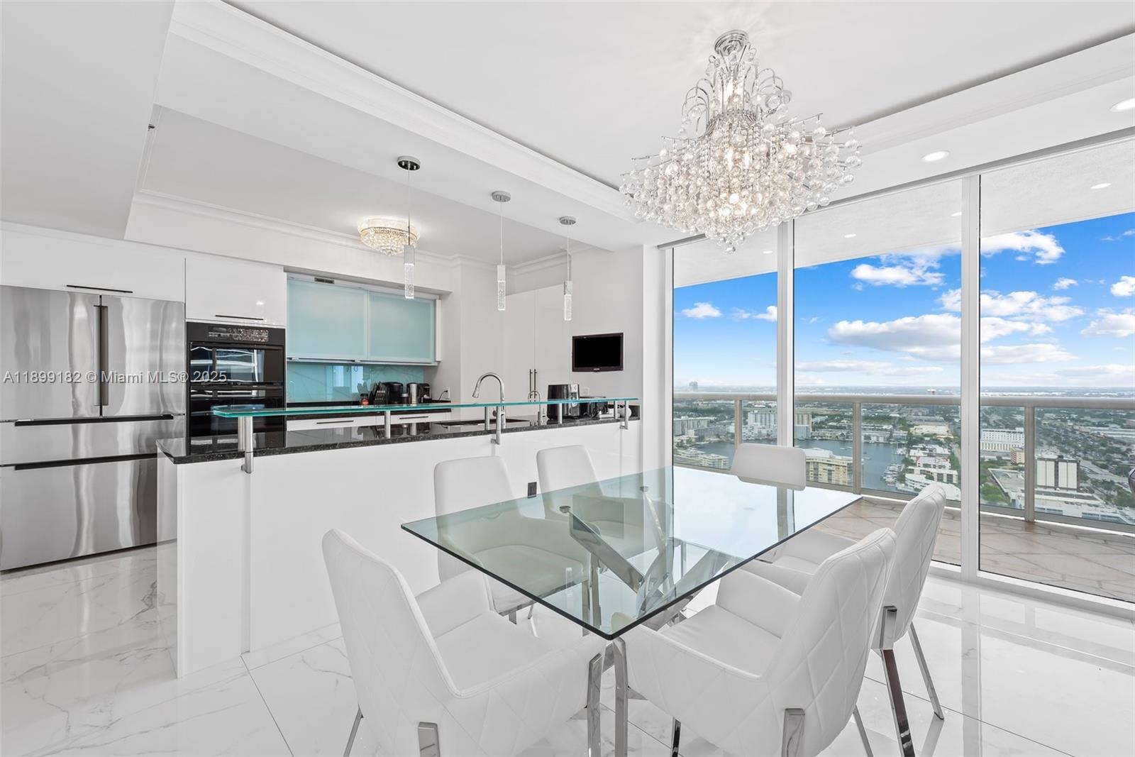 image Beach Club 217