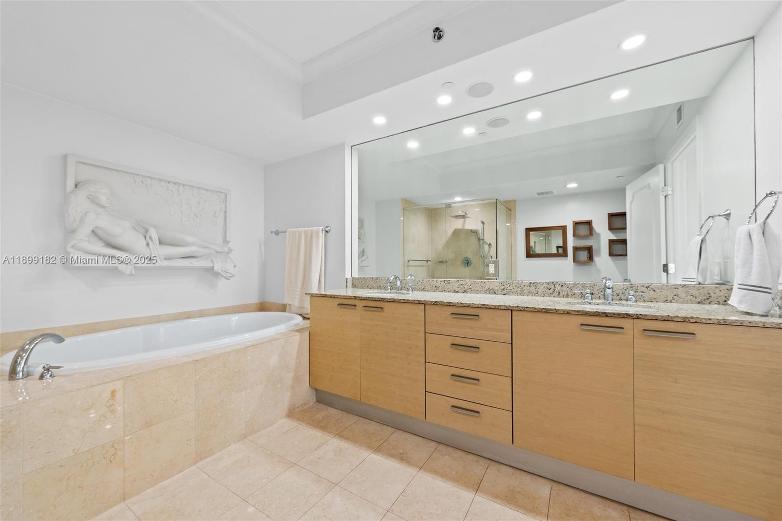 image Beach Club 225