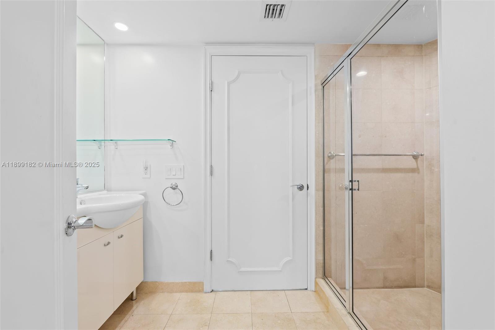 image Beach Club 226