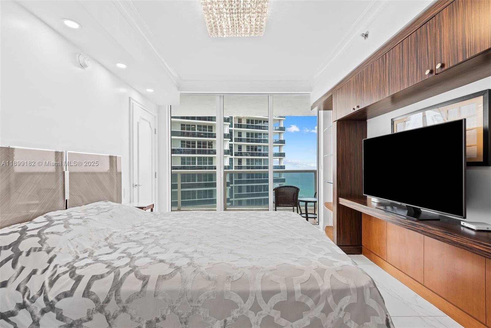 image Beach Club 228