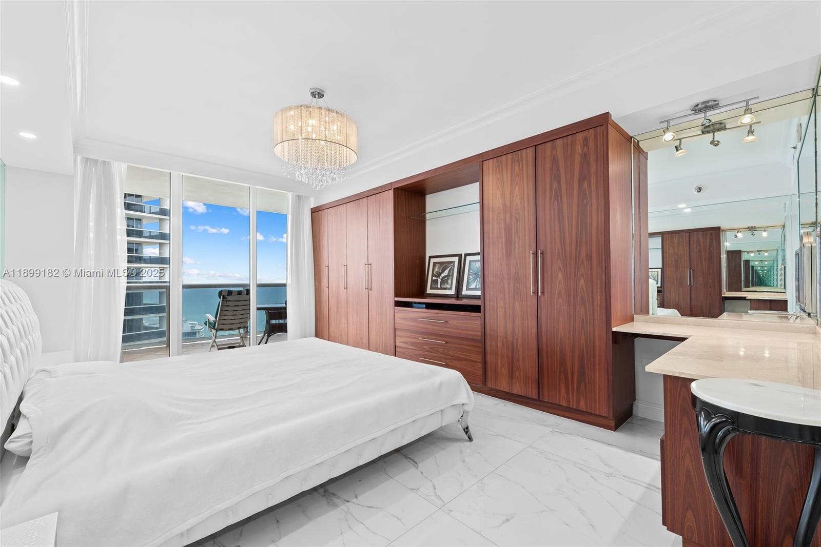 image Beach Club 231