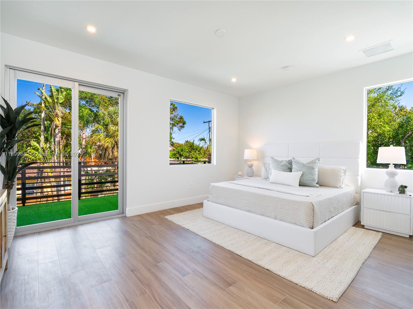 734 NE 14th Ave Fort Lauderdale, FL 33304