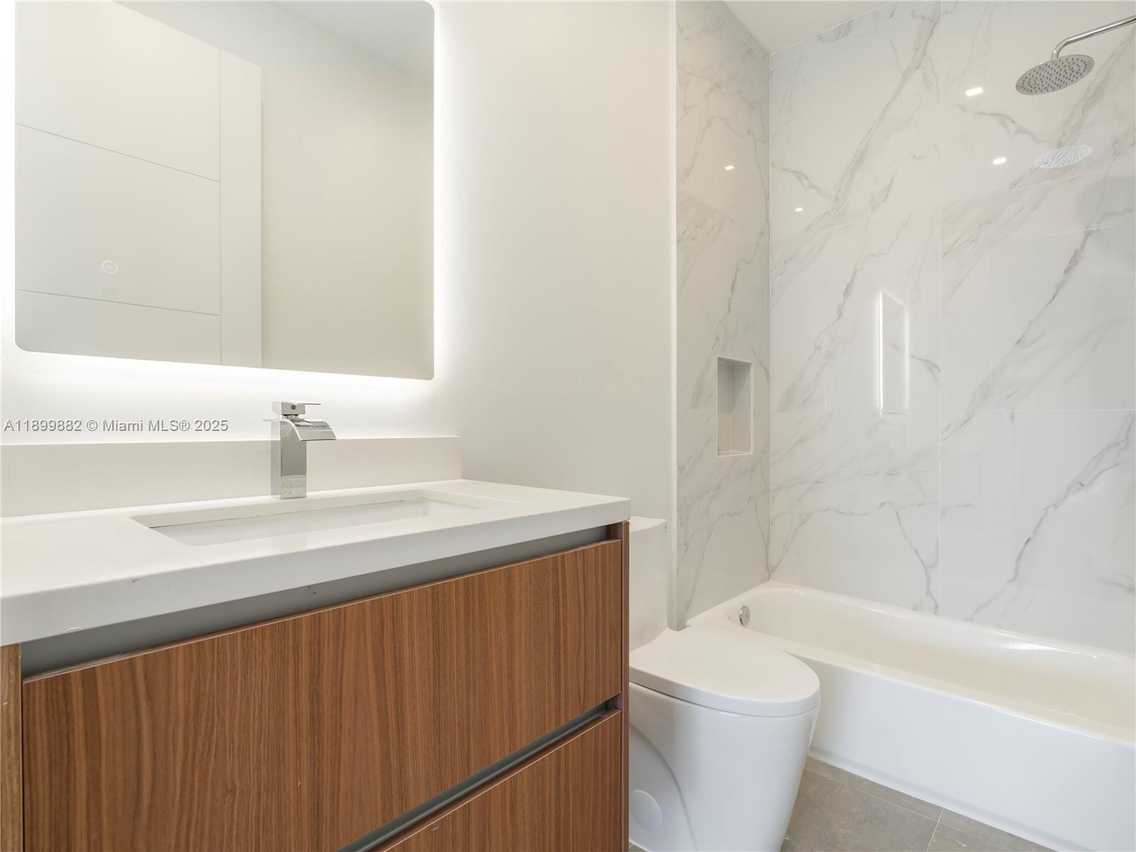 734 NE 14th Ave Fort Lauderdale, FL 33304